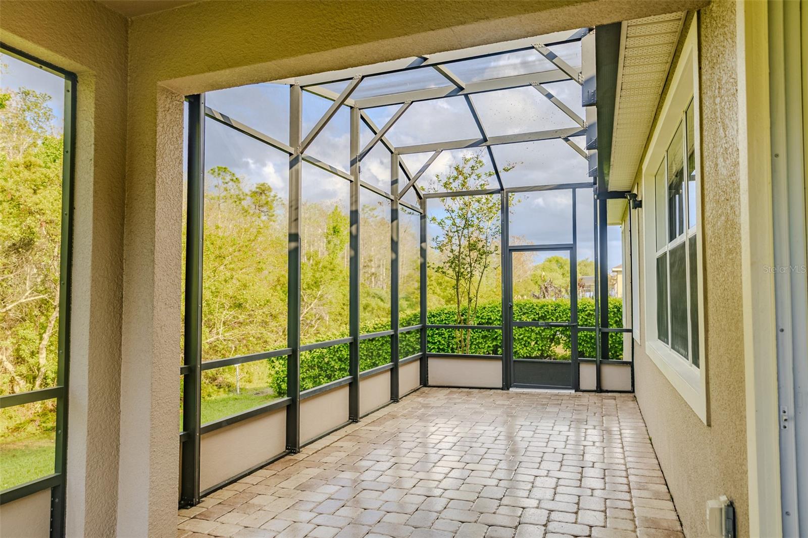 STRATFORD POINTE - Residential