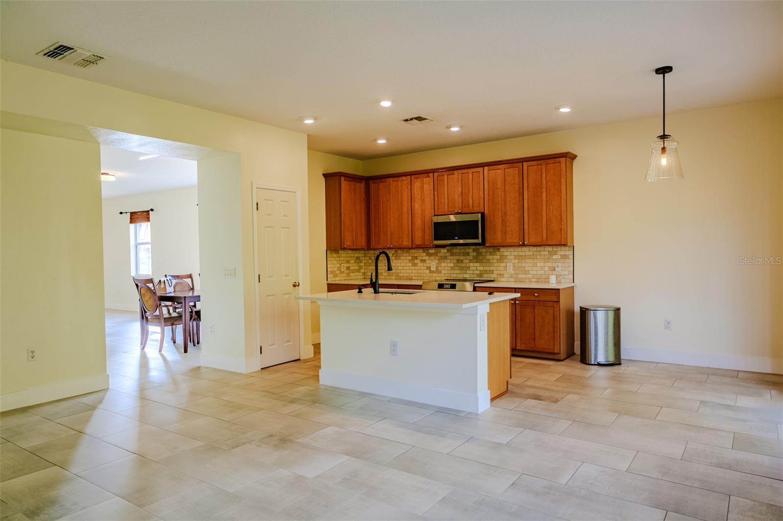 STRATFORD POINTE - Residential