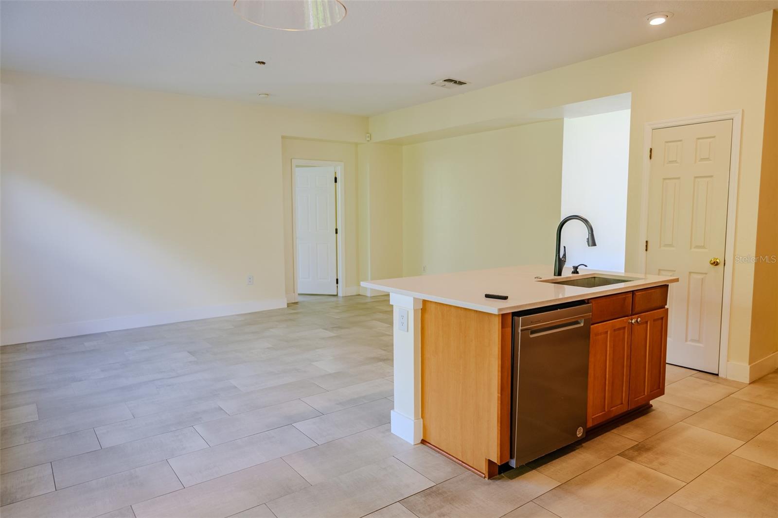 STRATFORD POINTE - Residential