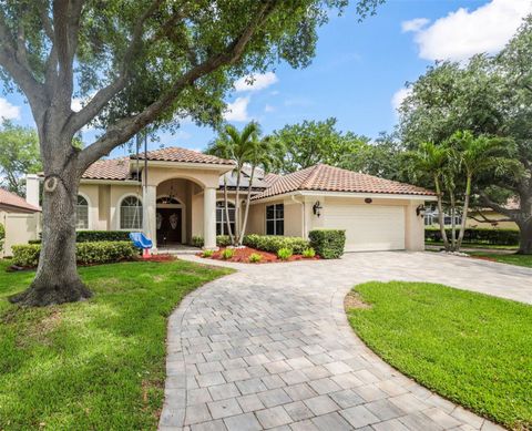 Photo of 4802 Queen Palm Terrace NE, St Petersburg, FL 33703 (MLS # TB8494923)
