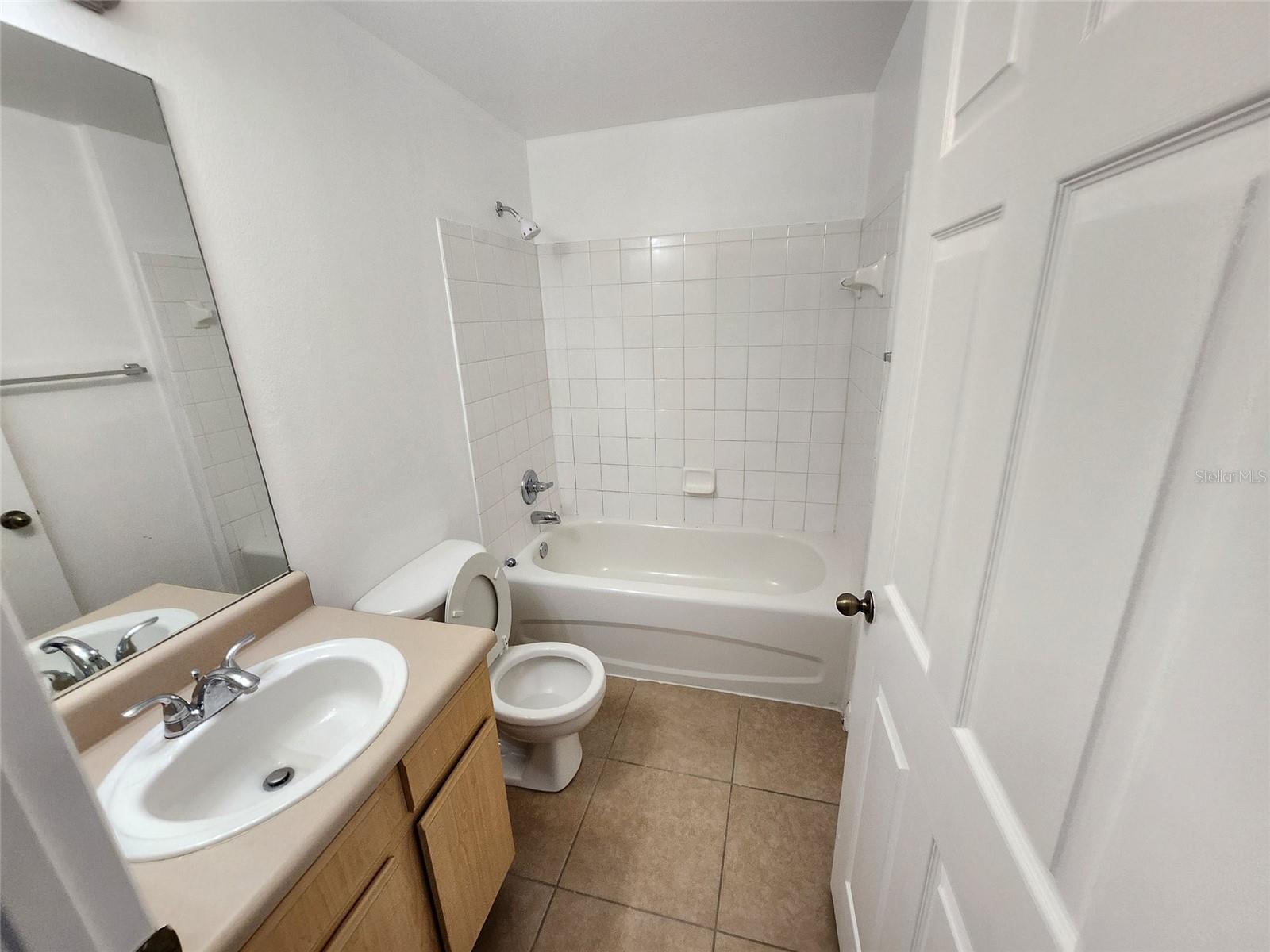 PALMS VILLA RESIDENCES - Residential Lease