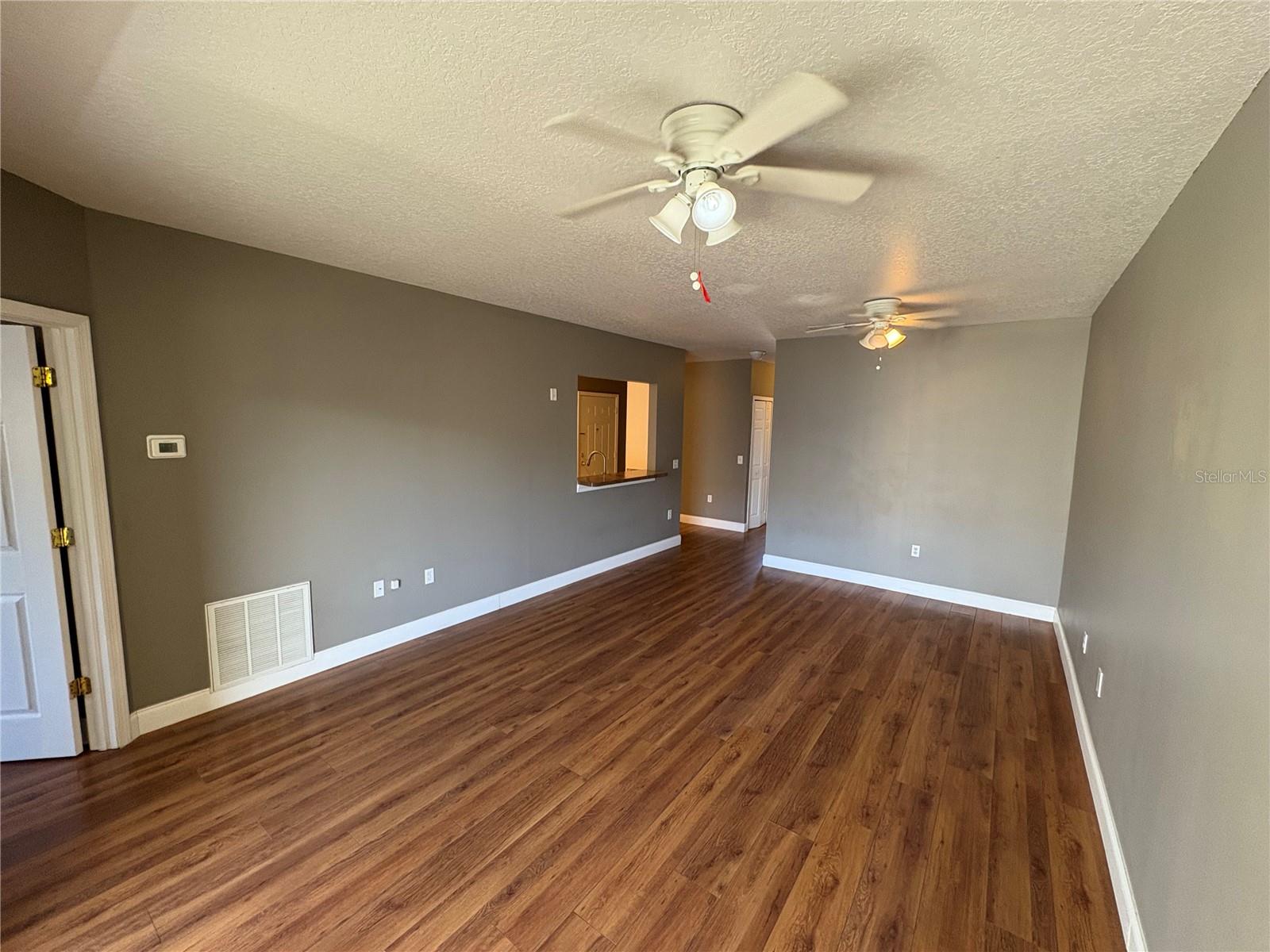 VILLAGES OF BLOOMINGDALE CONDO - Residential Lease