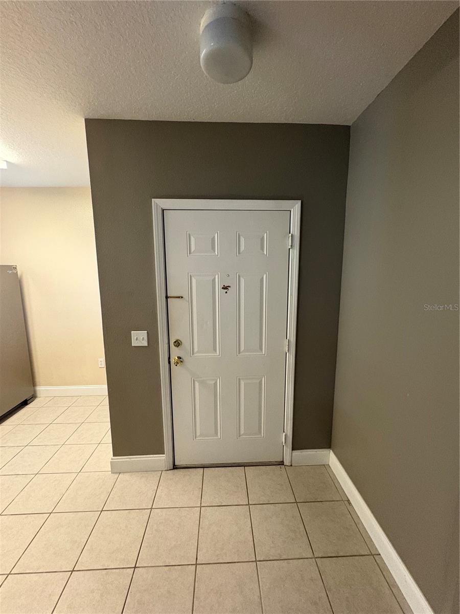 VILLAGES OF BLOOMINGDALE CONDO - Residential Lease