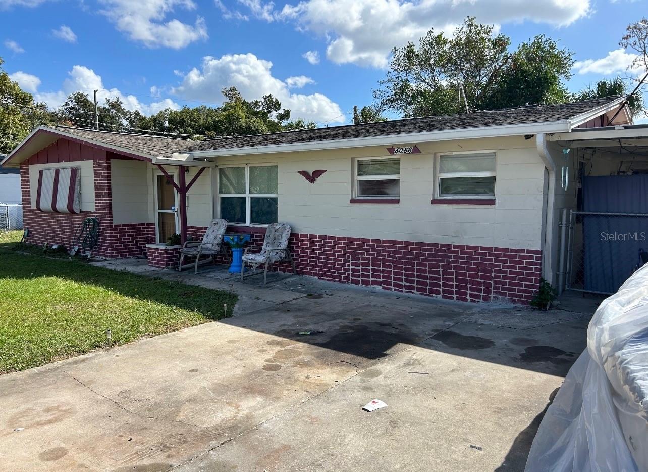 This 3-bedroom, 2-bath home in the heart of Spring Hill is bursting with potential and waiting for the right owner to bring it back to life. This property offers a solid structure and a functional layout—ready for your personal touch. The home does need repairs and updating, but it’s priced accordingly and offers a great upside for anyone ready to roll up their sleeves. Whether you're looking for your next flip, a long-term rental, or a place to call home while building equity, this is a great opportunity. No HOA! Conveniently located near shopping, restaurants, and just a short drive to Weeki Wachee Springs and the Gulf Coast.