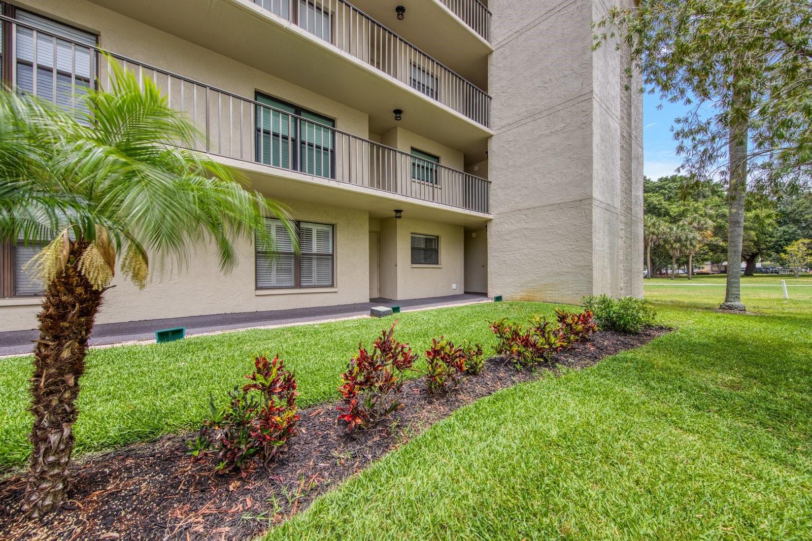 900 COVE CAY DRIVE 1H