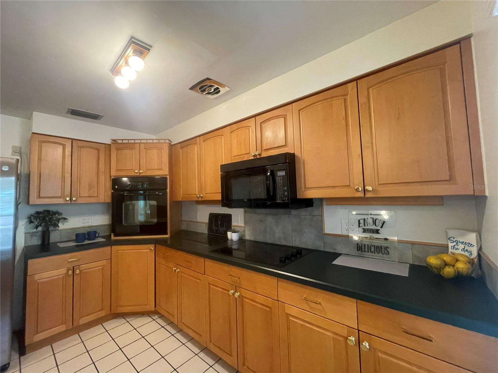 1624 SANDSTONE COURT