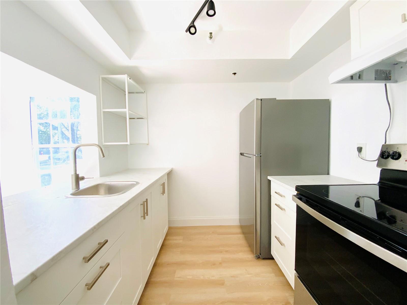 WATERSIDE CONDO III - Residential