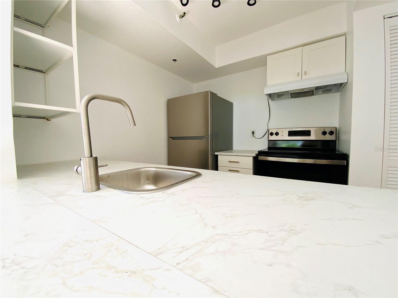 WATERSIDE CONDO III - Residential