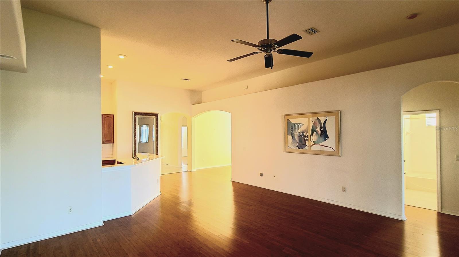 BRIDGEWATER PH 01 & 02 - Residential Lease
