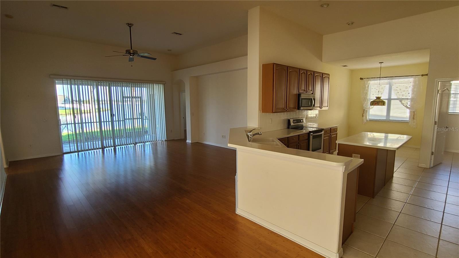 BRIDGEWATER PH 01 & 02 - Residential Lease