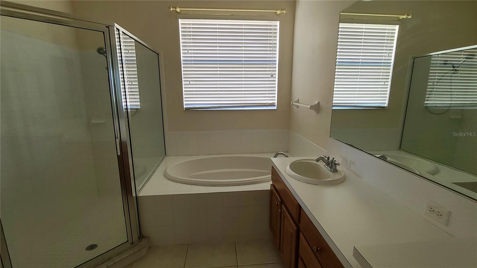BRIDGEWATER PH 01 & 02 - Residential Lease