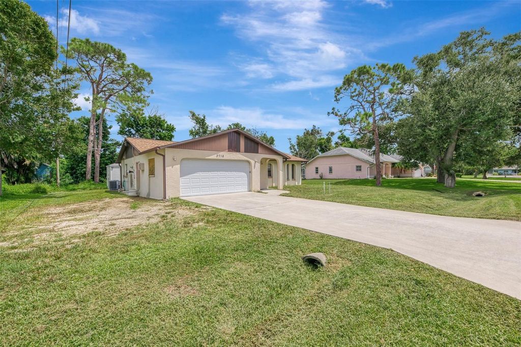 Photo of 3716 Dunbar Road, Venice, FL 34293 (MLS # A4663978)
