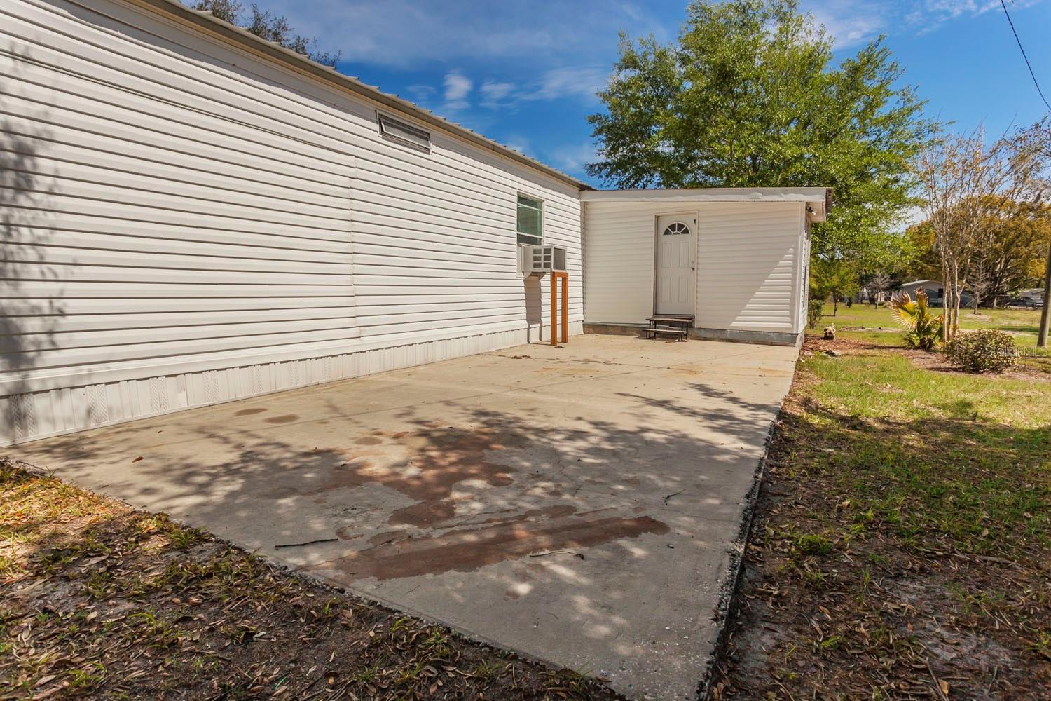 Photo 15 of 16 of 1824 MARION COUNTY ROAD mobile home