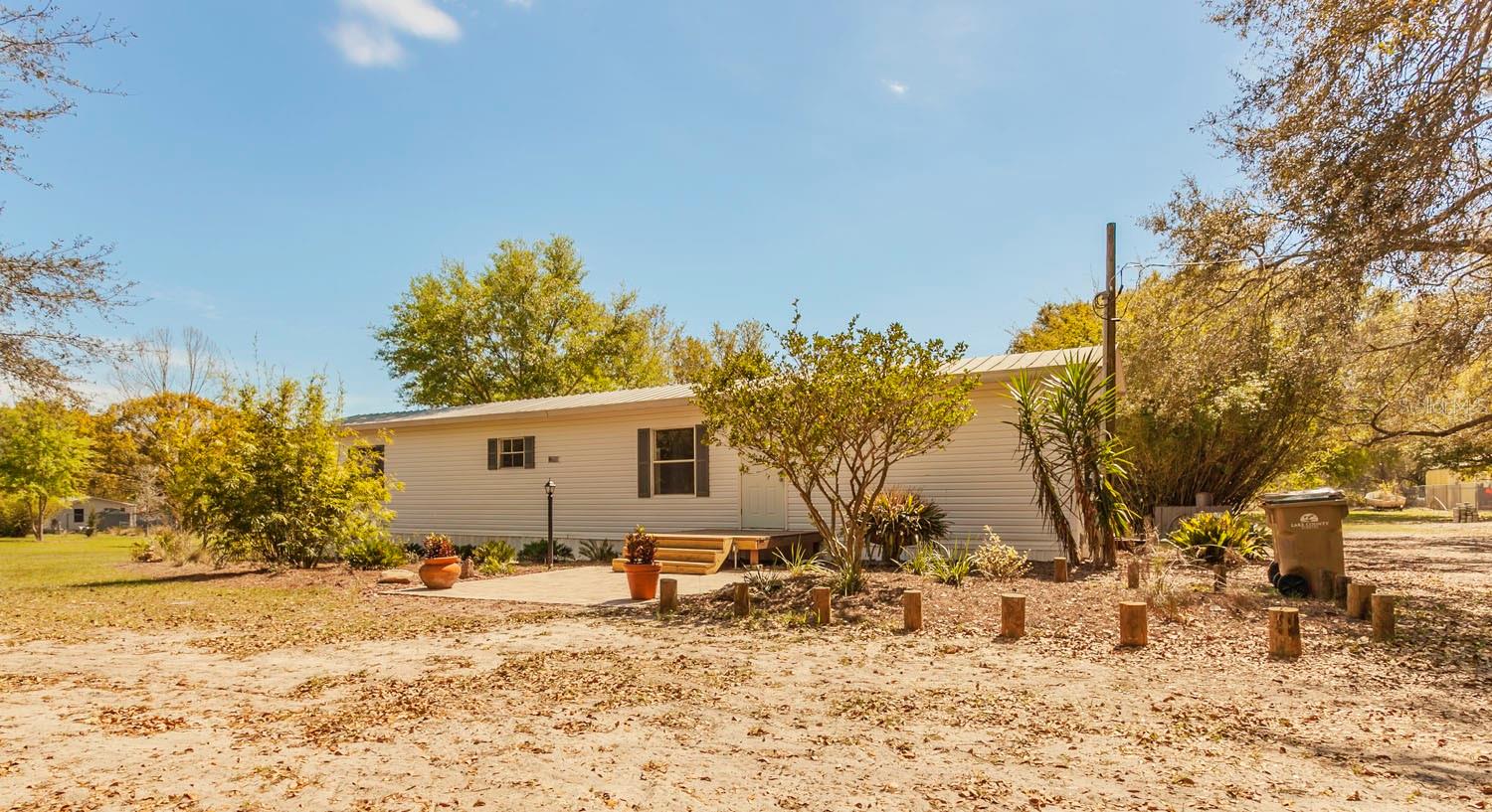 Photo 1 of 16 of 1824 MARION COUNTY ROAD mobile home