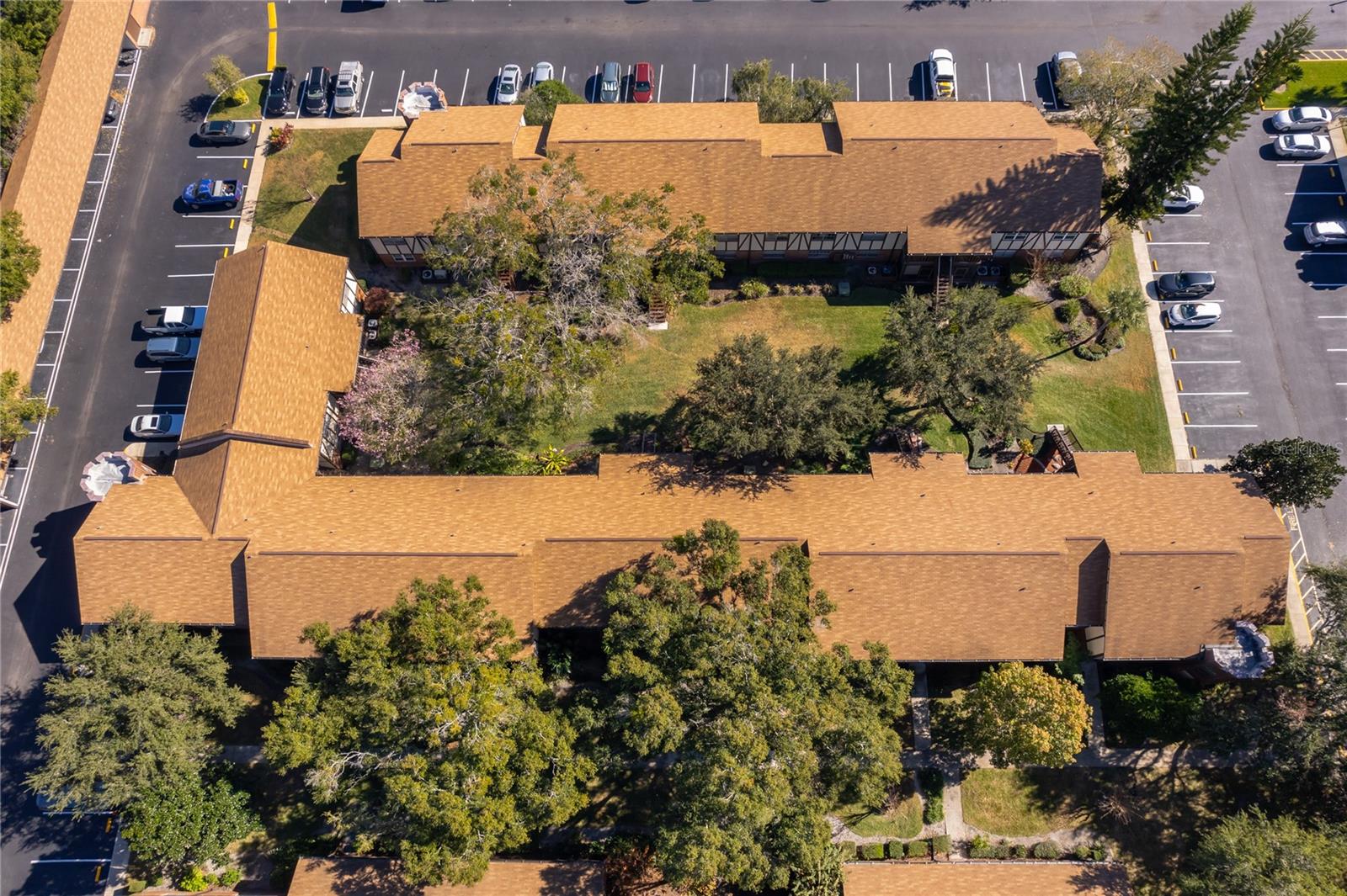 CAMELOT BY LAKE CONDO - Residential