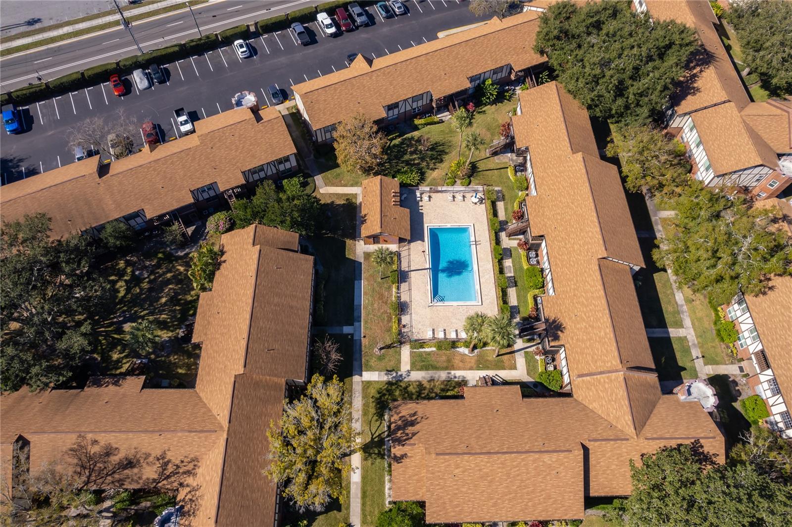 CAMELOT BY LAKE CONDO - Residential