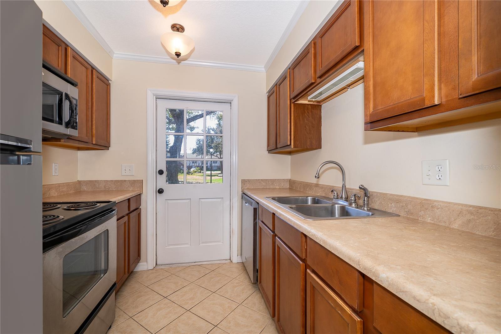 CAMELOT BY LAKE CONDO - Residential