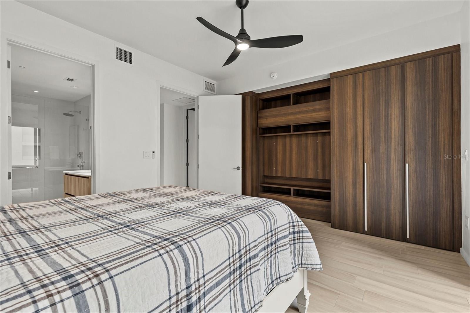 SERENA BY THE SEA CONDO - Residential