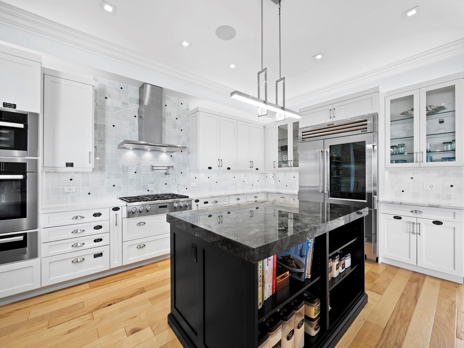 SANDY HOOK - Residential