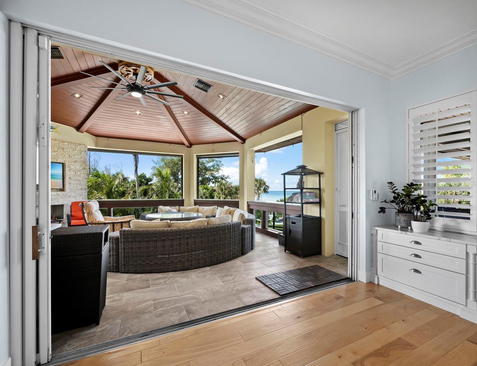 SANDY HOOK - Residential