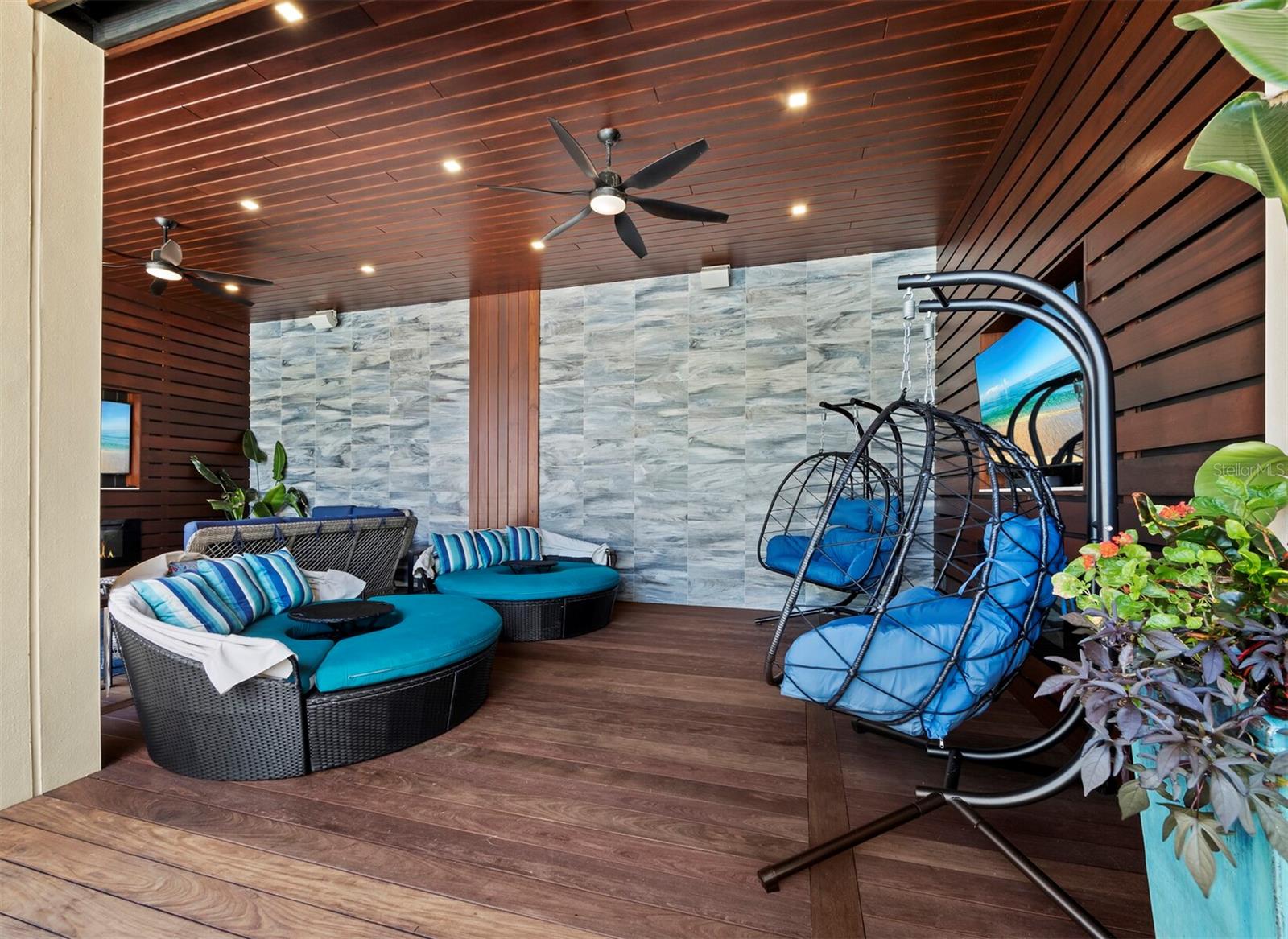 SANDY HOOK - Residential
