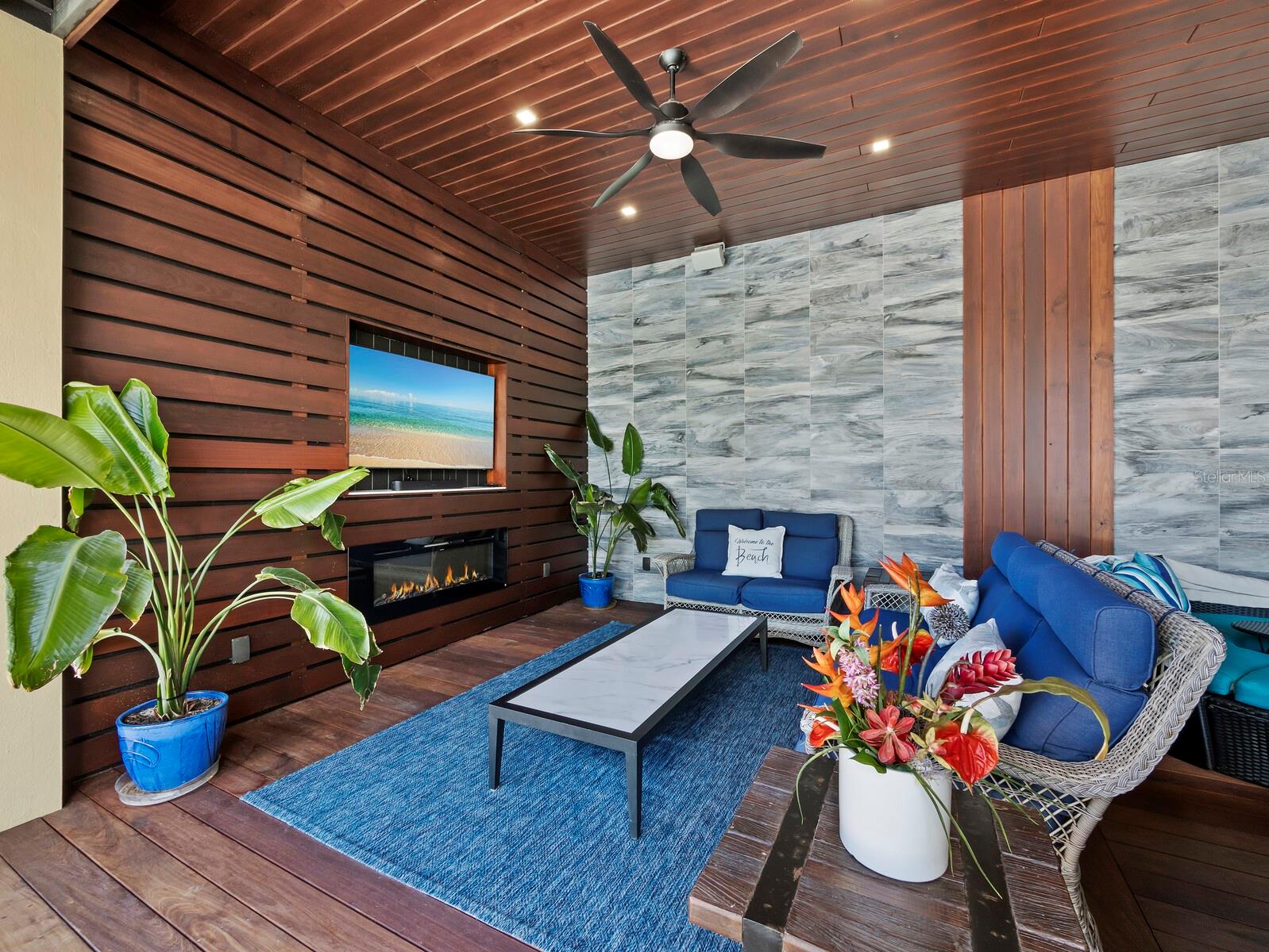 SANDY HOOK - Residential