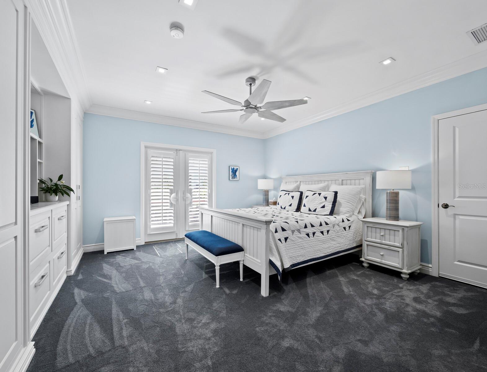 SANDY HOOK - Residential