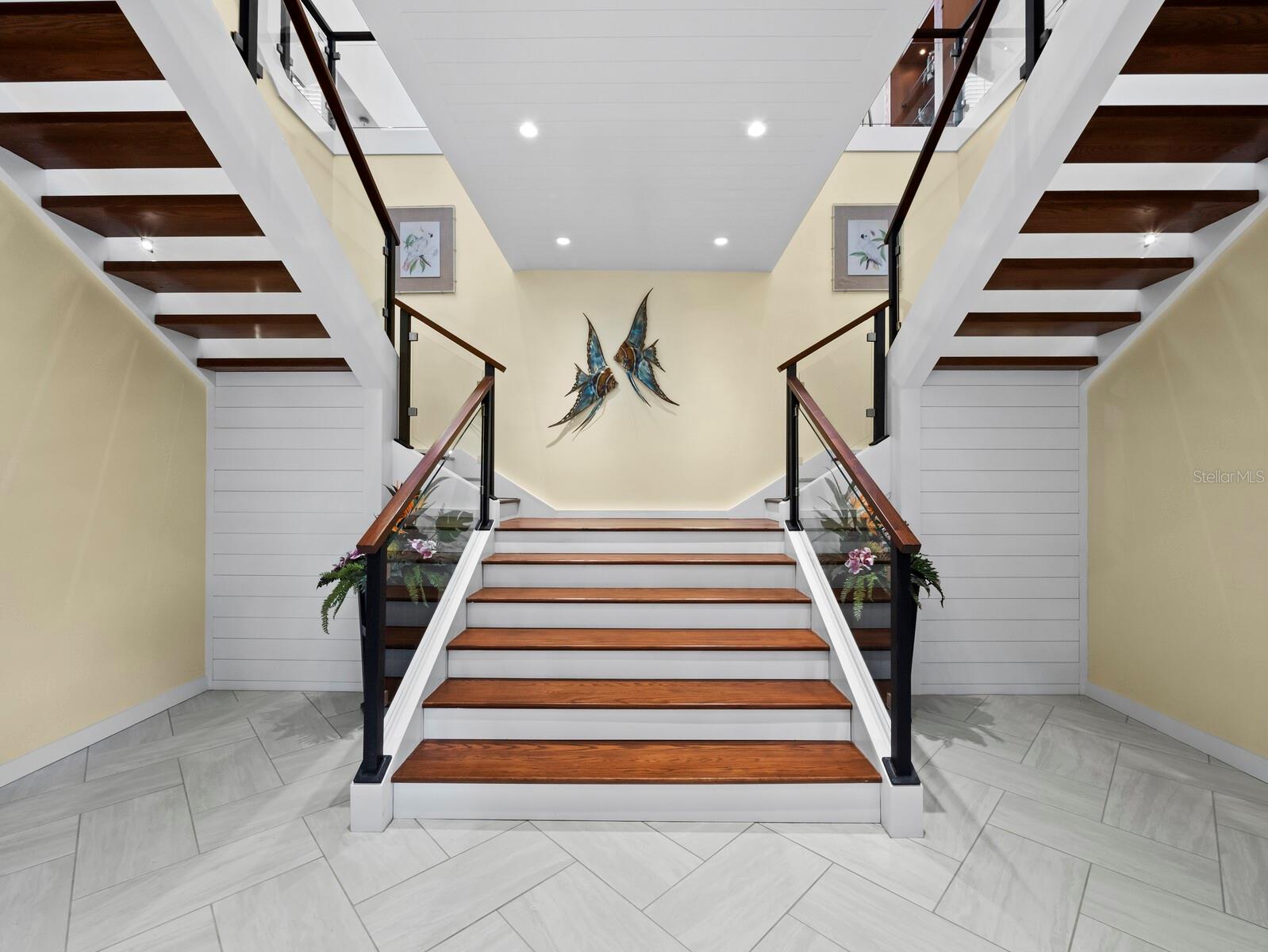 SANDY HOOK - Residential