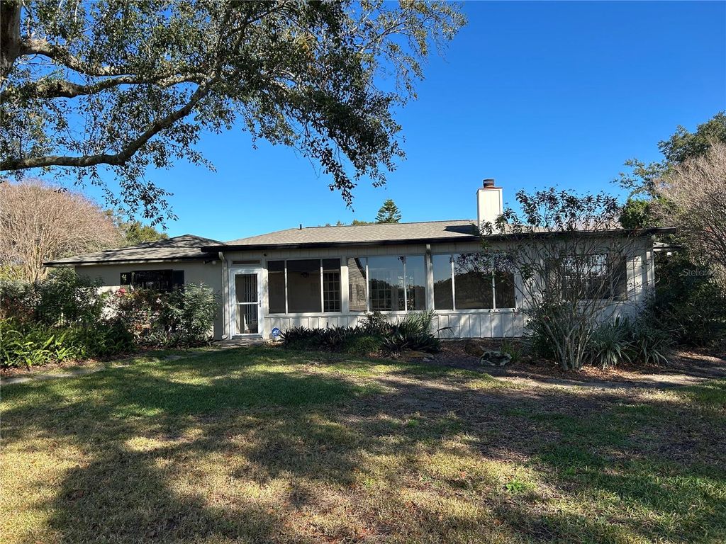 Photo of 1920 Sussex Drive, Mount Dora, FL 32757 (MLS # G5107184)