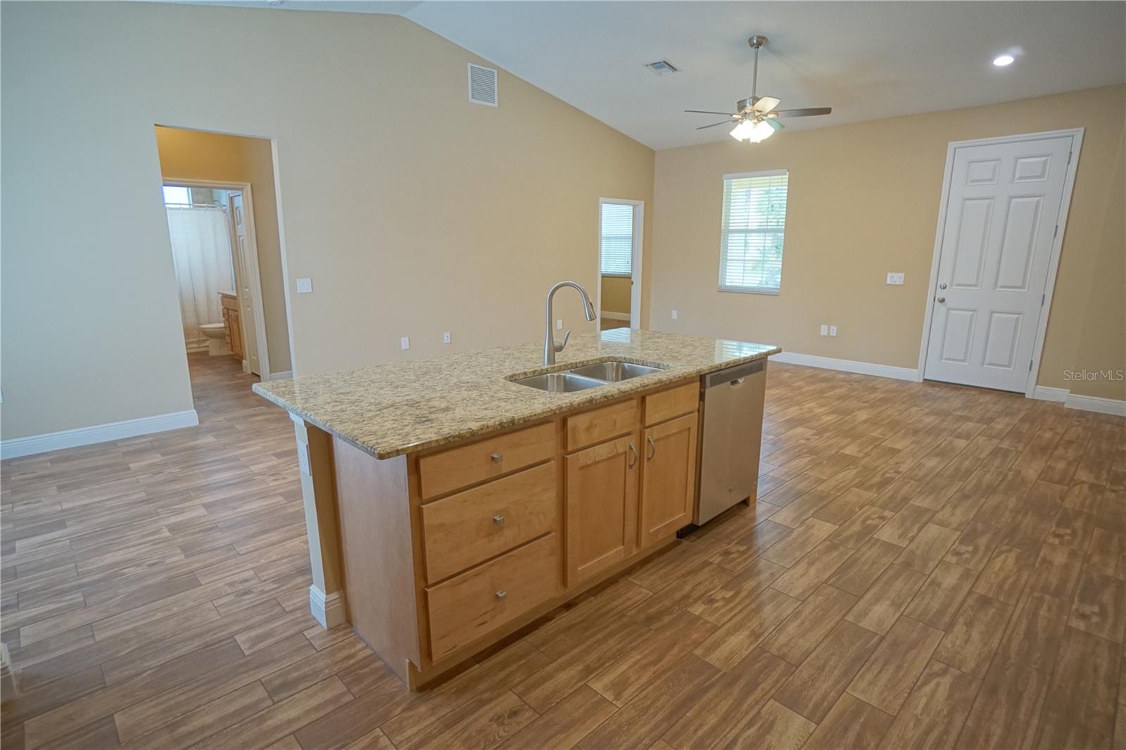 GANDY BLVD PARK 2ND ADD - Residential Lease