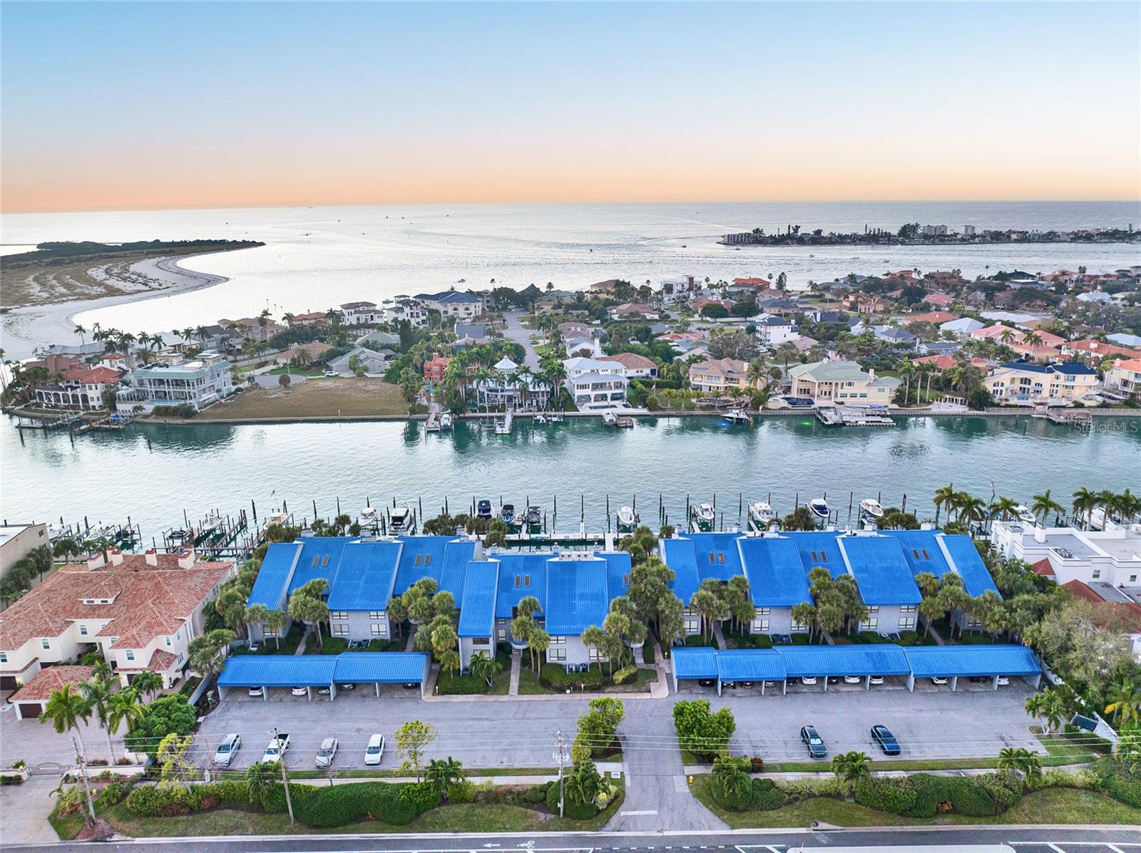 PORT TIERRA CONDO - Residential