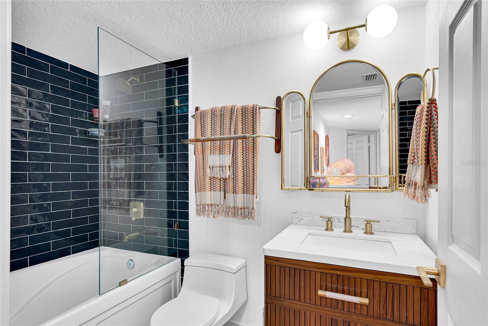 PORT TIERRA CONDO - Residential