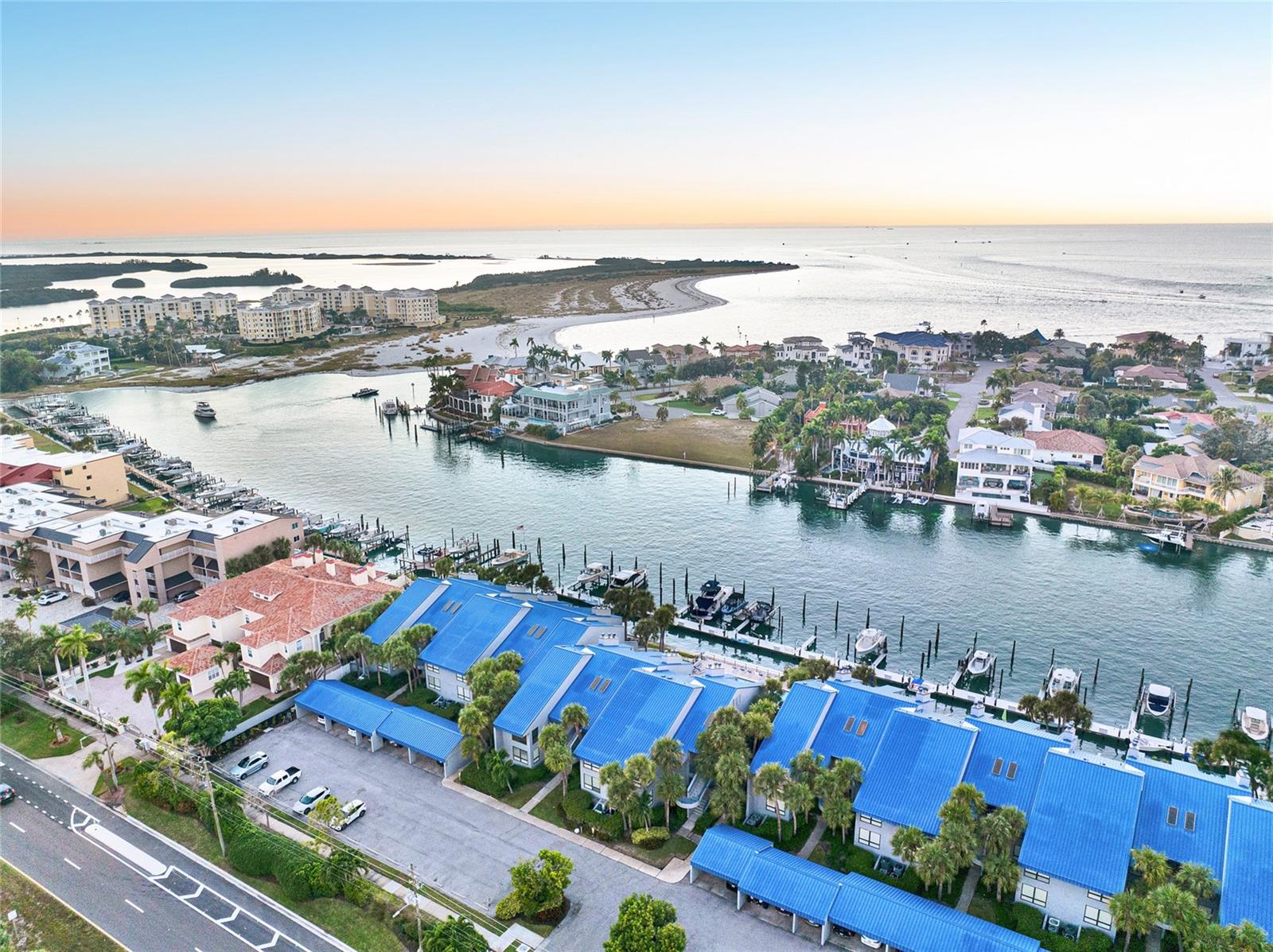 PORT TIERRA CONDO - Residential