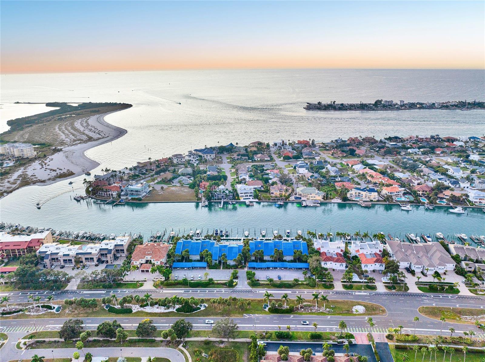 PORT TIERRA CONDO - Residential