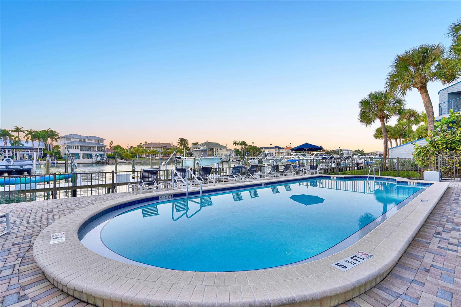 PORT TIERRA CONDO - Residential