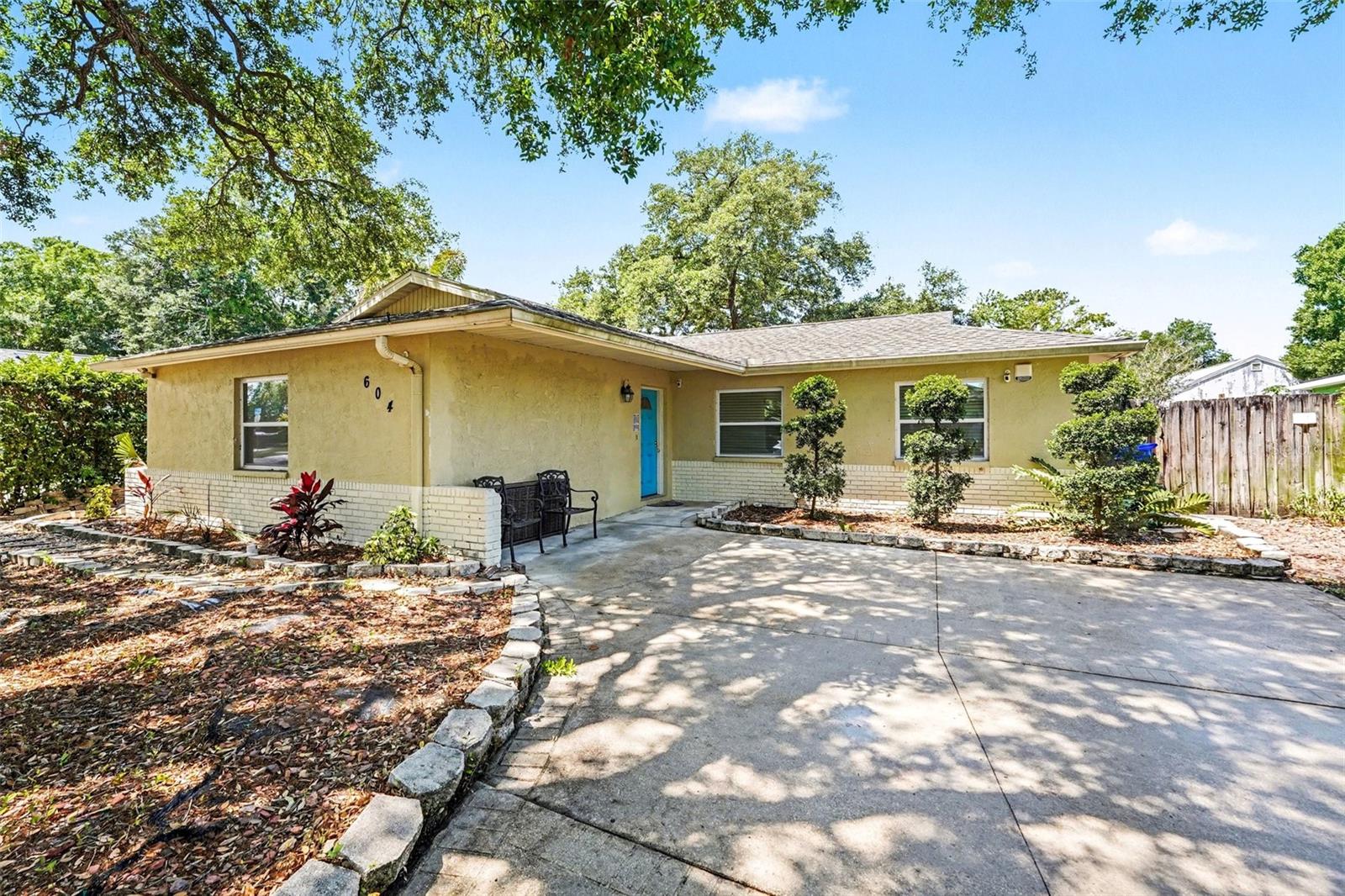 HARBOR PALMS UNIT ELEVEN - Residential