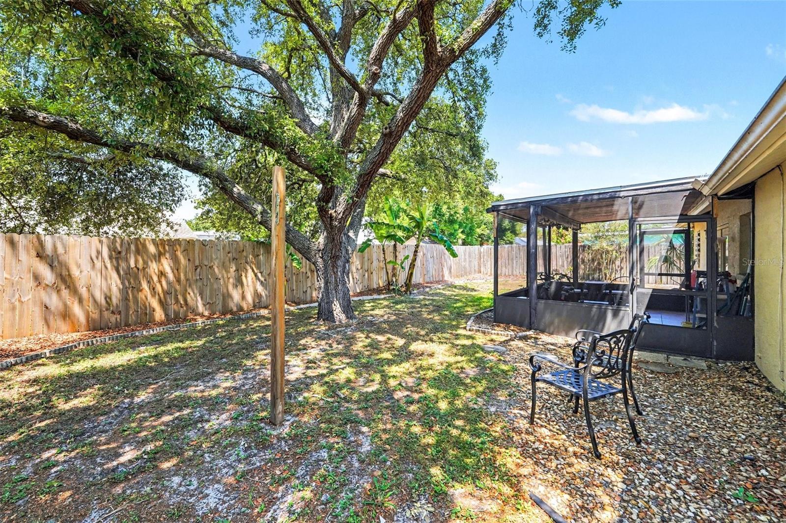 HARBOR PALMS UNIT ELEVEN - Residential