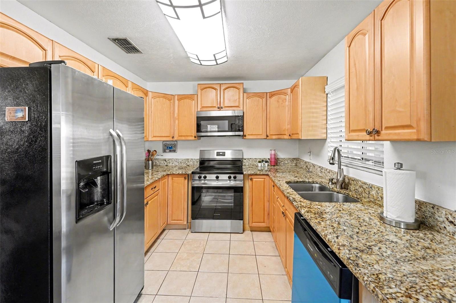 HARBOR PALMS UNIT ELEVEN - Residential