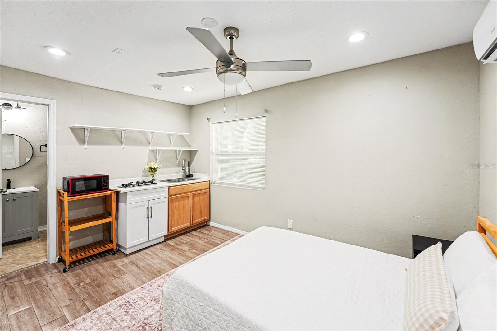 HARBOR PALMS UNIT ELEVEN - Residential