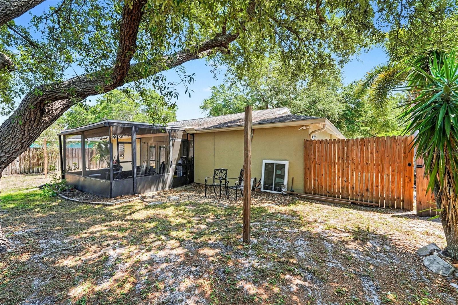 HARBOR PALMS UNIT ELEVEN - Residential