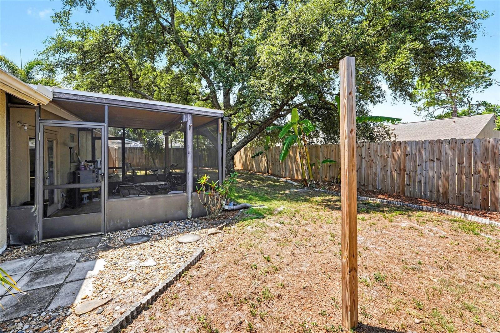 HARBOR PALMS UNIT ELEVEN - Residential