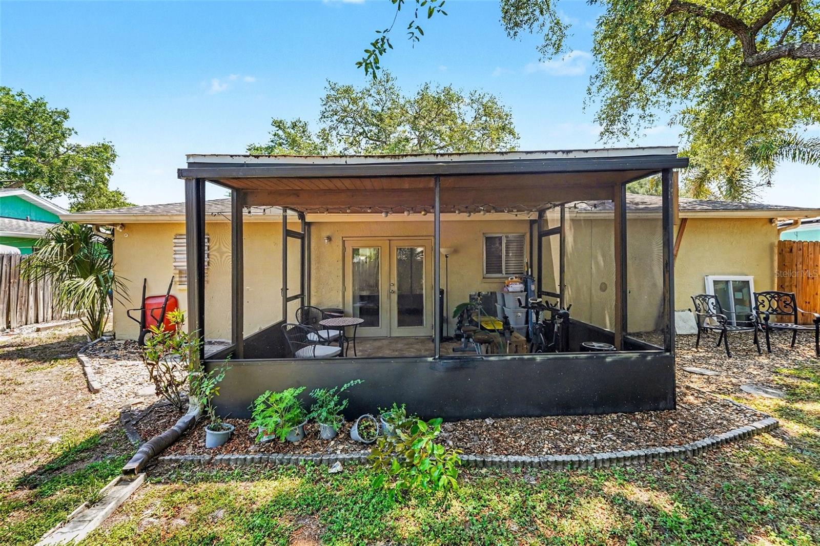 HARBOR PALMS UNIT ELEVEN - Residential