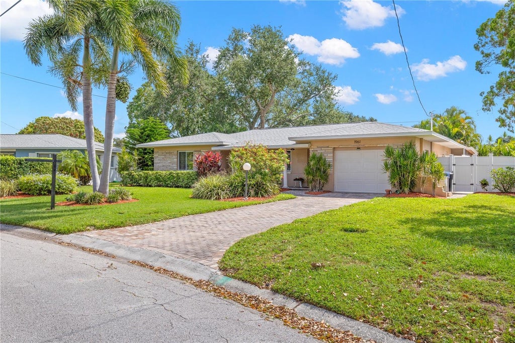Photo of 1961 42nd Street N, St Petersburg, FL 33713 (MLS # A4697333)