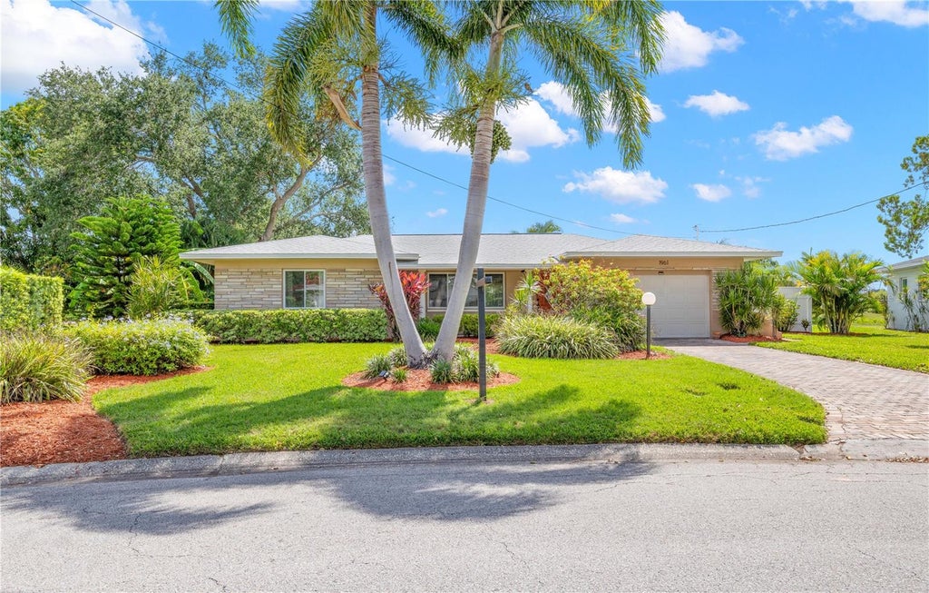 Photo of 1961 42nd Street N, St Petersburg, FL 33713 (MLS # A4697333)