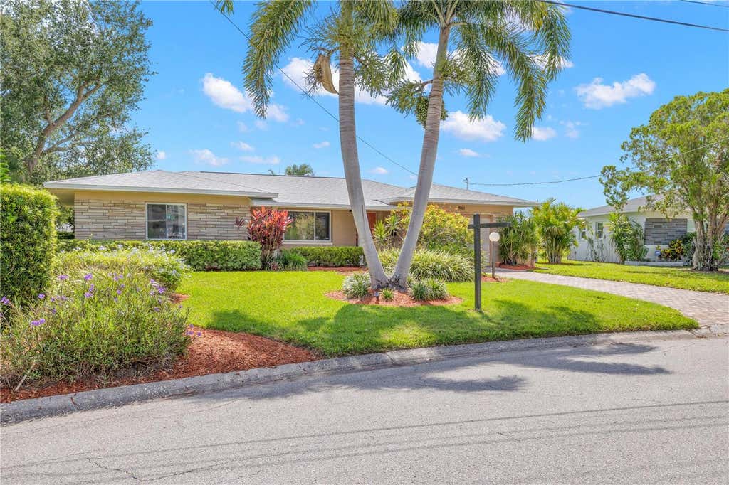 Photo of 1961 42nd Street N, St Petersburg, FL 33713 (MLS # A4697333)