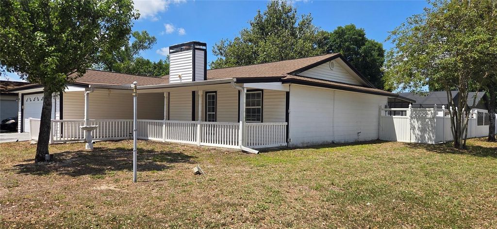 Photo of 1113 Cinnamon Way E, Lakeland, FL 33801 (MLS # L4961576)