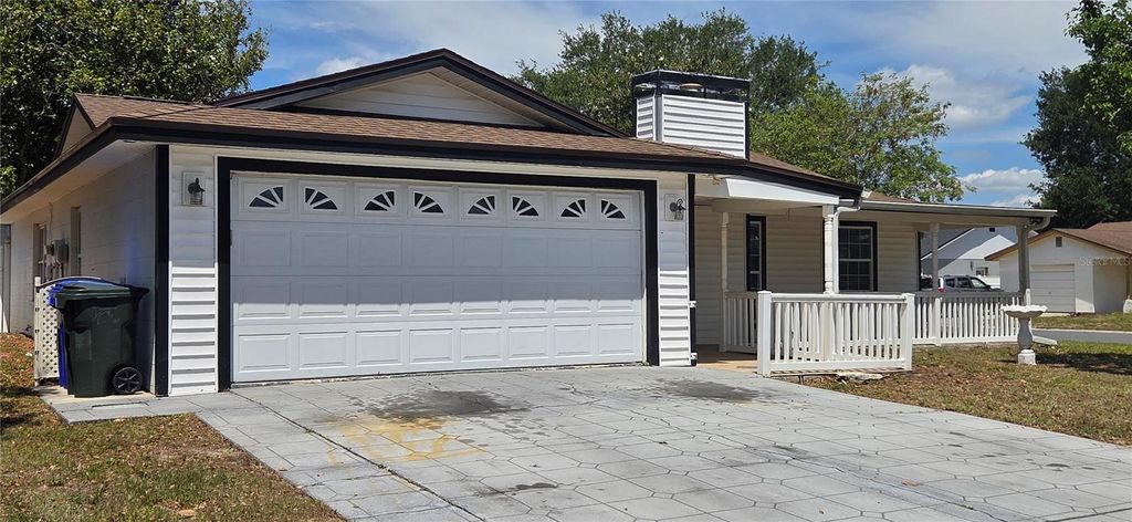 Photo of 1113 Cinnamon Way E, Lakeland, FL 33801 (MLS # L4961576)