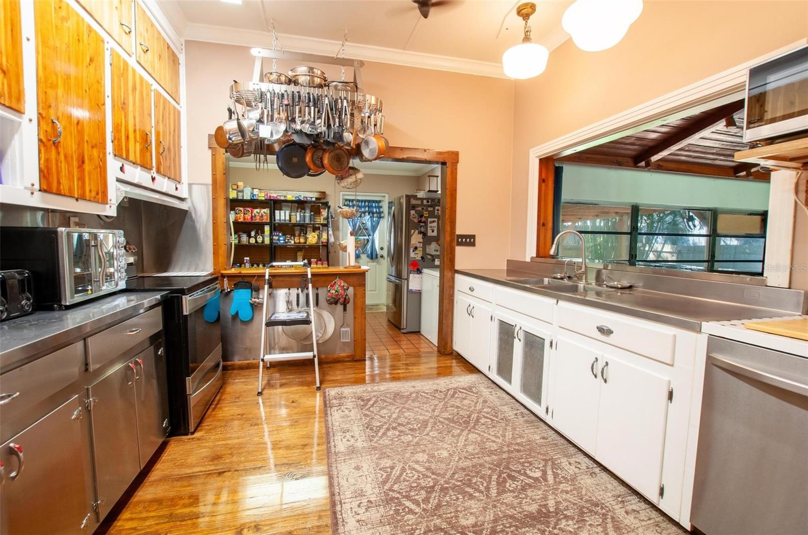 EVANGELINE TERRACE - Residential