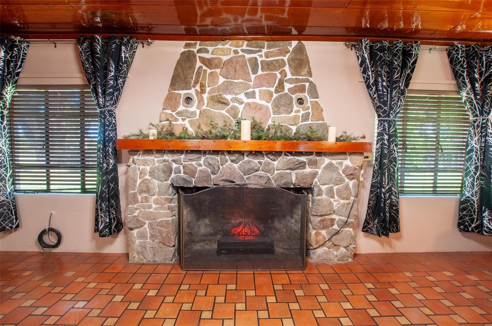 EVANGELINE TERRACE - Residential