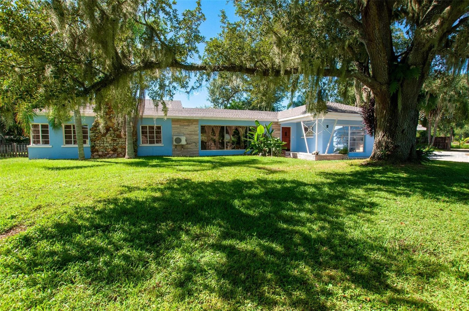 EVANGELINE TERRACE - Residential